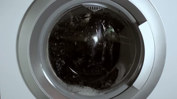 Tvätta Saker Tvättmaskinen Rotationen Trumman Tvättmaskinen Närbild — Stockvideo