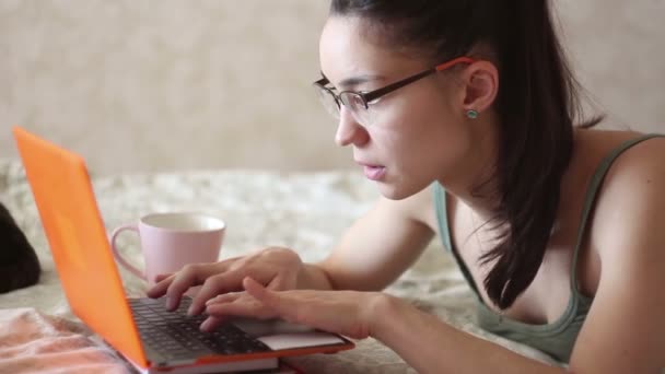 Young Attractive Girl Working Her Laptop Lying Bed Home Young — Stock Video