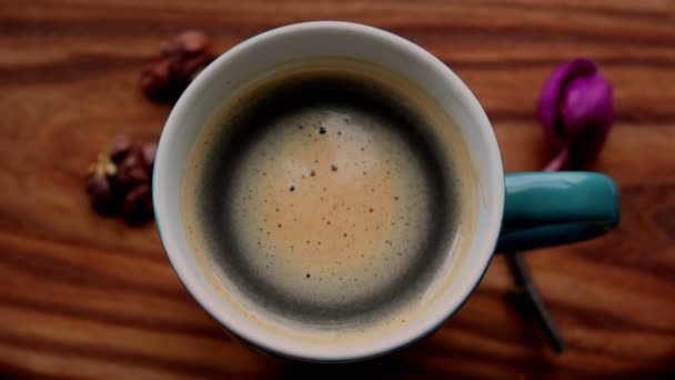 Una Taza Café Aromático Encuentra Sobre Una Mesa Madera Café — Vídeos de Stock