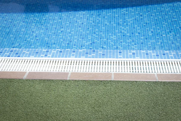夏季には屋外スイミング プール — ストック写真