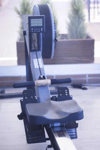 Gimnasio ejercicio de remo — Foto de Stock