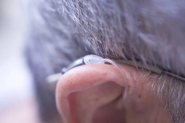 现代数字助听器 — 图库照片