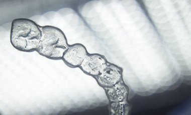 Görünmez diş aligners
