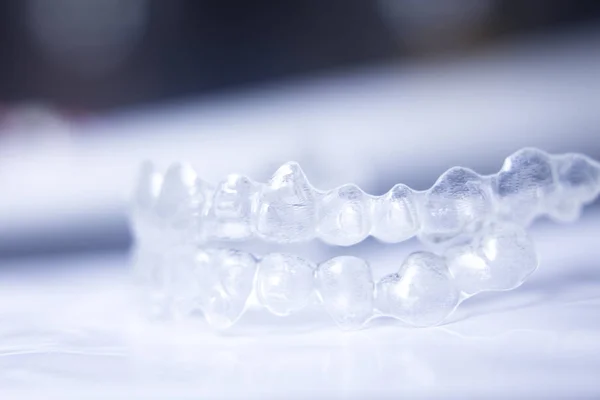 Alineadores de dientes invisibles — Foto de Stock