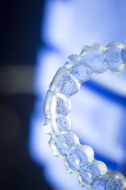 Görünmez diş aligners
