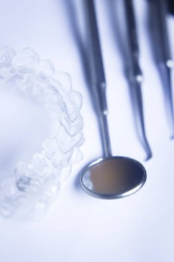 Görünmez diş aligners