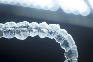 Görünmez diş aligners