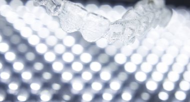 Görünmez diş aligners