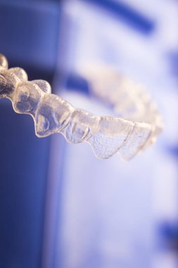 Görünmez diş aligners