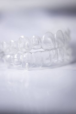 Görünmez diş aligners