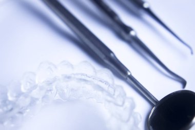 Görünmez diş aligners