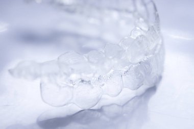Görünmez diş aligners