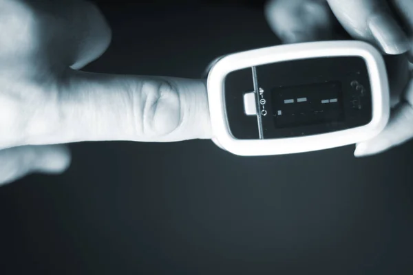 Cardiac mini finger pulse meter — Stock Photo, Image