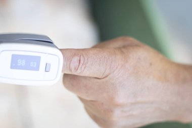 Kardiyak parmak nabız ölçer