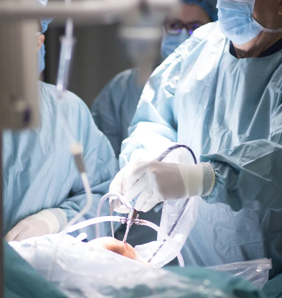 Cirujano en cirugía hospitalaria —  Fotos de Stock