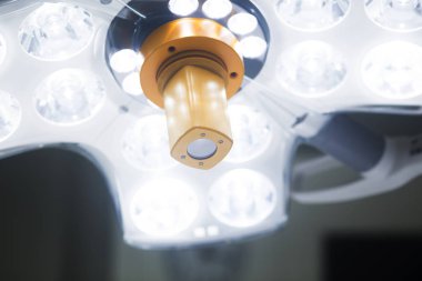 Ameliyathane cerrahi ışık