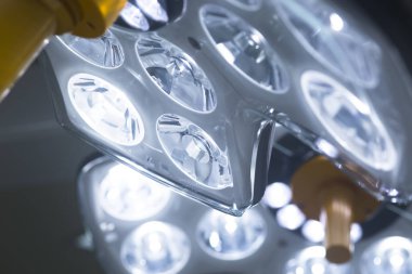 Ameliyathane cerrahi ışık