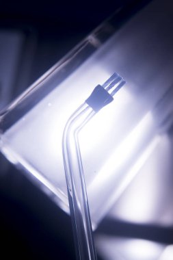 Su elektrikli diş fırçası