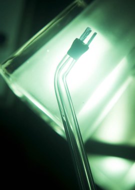 Su elektrikli diş fırçası