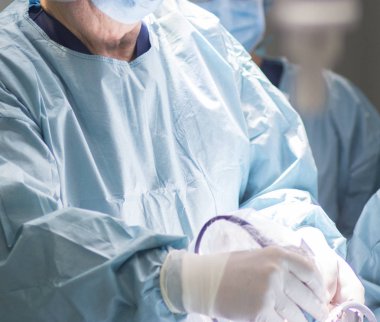 Tiyatro sömürge cerrah