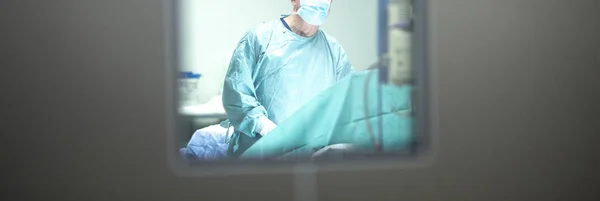 Ziekenhuis chirurgie deur — Stockfoto