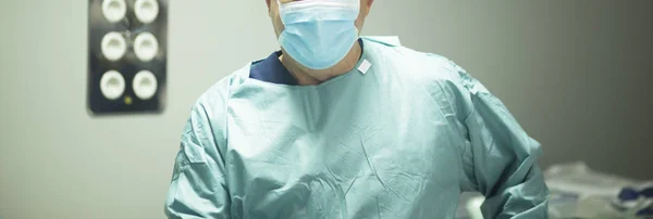 医院手术的外科医生 — 图库照片