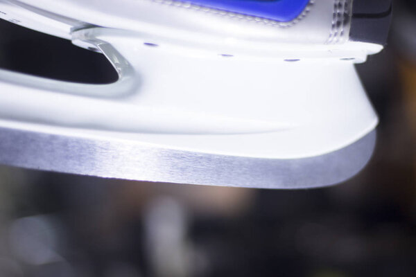 Коньки в магазине коньков
