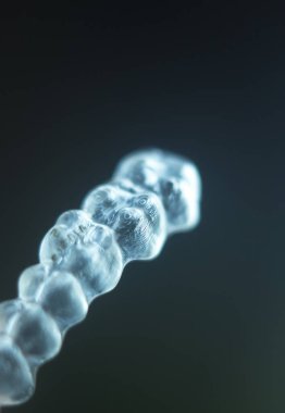 Görünmez diş parantez aligners