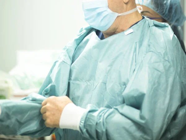 Chirurg in het ziekenhuis-chirurgie — Stockfoto