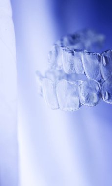 Görünmez aligners diş hizmetli