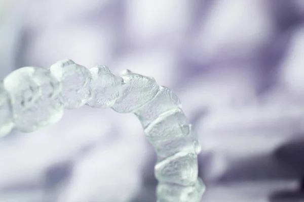 Osynlig tandställning i plast — Stockfoto