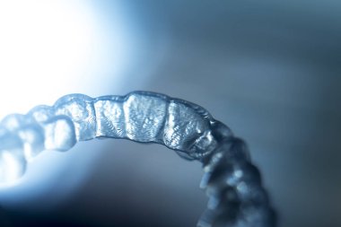 Görünmez Ortodonti parantez