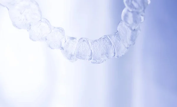 Invisible alineadores dientes retenedores — Foto de Stock