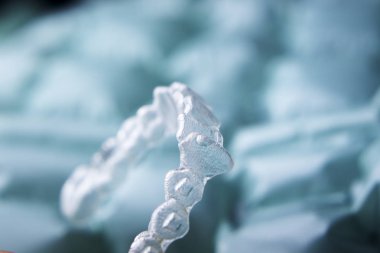 Görünmez diş plastik diş telleri