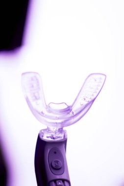 Dişler köşeli ayraç Hızlandırıcı