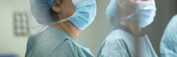 Хирург в больнице — стоковое фото