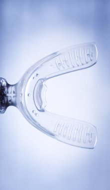 Dişler köşeli ayraçlar vibratör