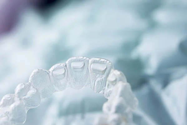 Frenos de plástico dentales invisibles — Foto de Stock