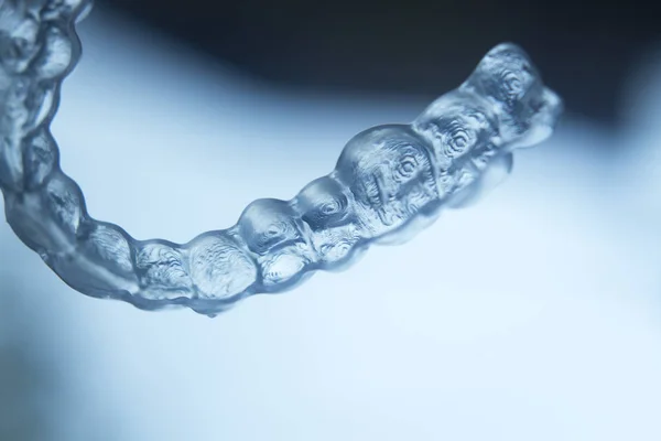 Colgadores de dientes invisibles alineadores — Foto de Stock