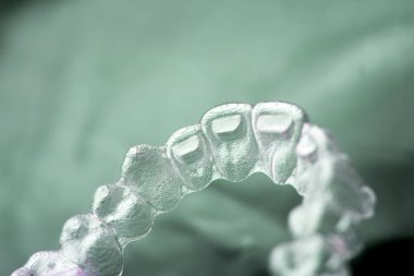 Görünmez diş plastik diş telleri