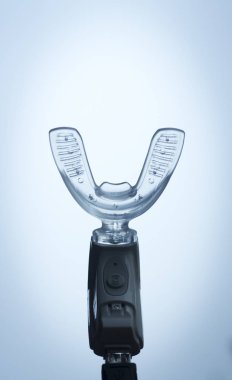 Dişler köşeli ayraç diş vibratör