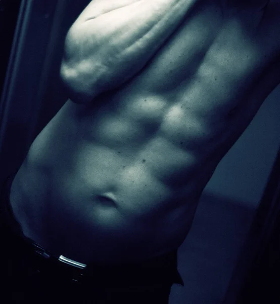 Nahá svalnatý fit nahý muž — Stock fotografie