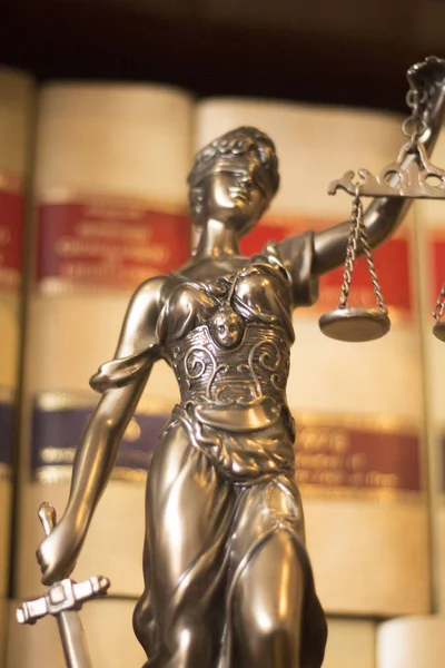 Escritório de advocacia estátua legal Themis — Fotografia de Stock