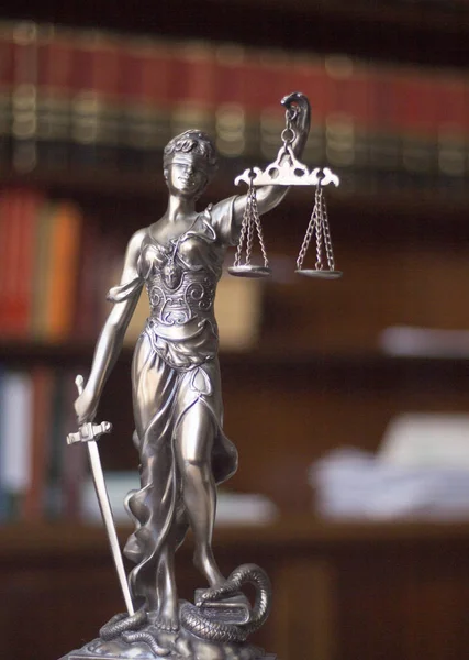 Hukuk office yasal heykel Themis