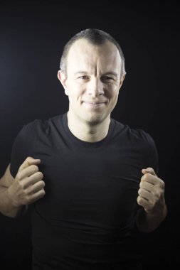 Yakışıklı adam 40 yaşında