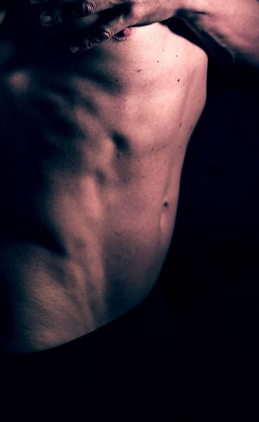 Сексуальный обнаженный мужчина
