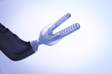 Dişler köşeli ayraç Ortodonti vibratör