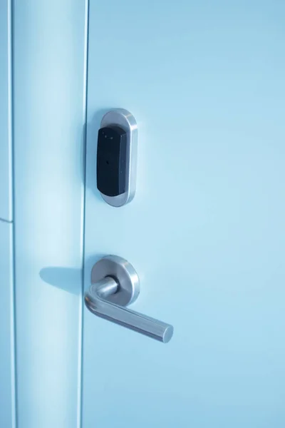 Luxury hotel bedroom door — Stock Photo, Image