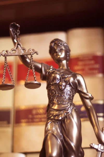 Prawo biuro prawne statua Themis — Zdjęcie stockowe