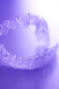 Görünmez plastik diş aligners